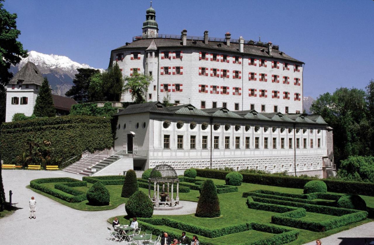 Riesiges Zentrales Apartment Mit Parkplatz Innsbruck Buitenkant foto