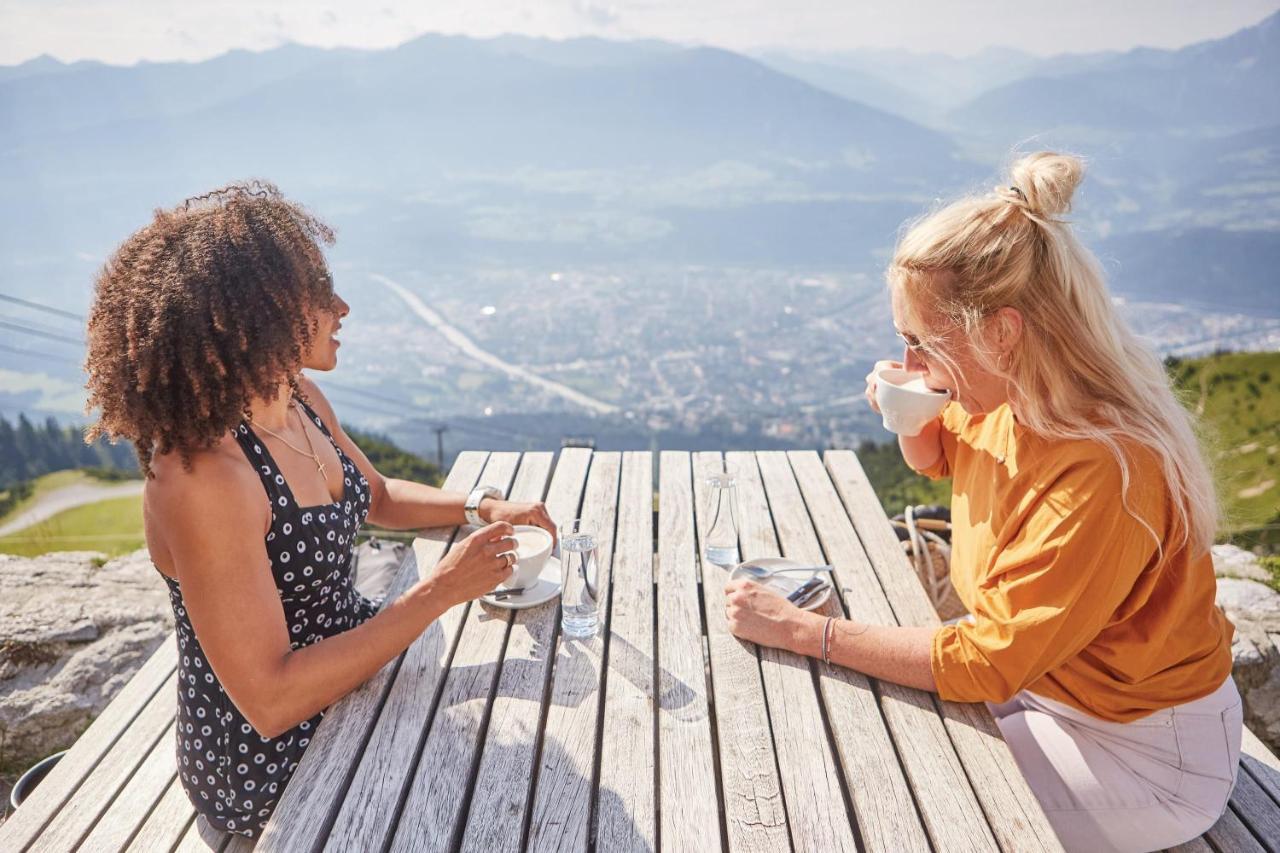 Riesiges Zentrales Apartment Mit Parkplatz Innsbruck Buitenkant foto